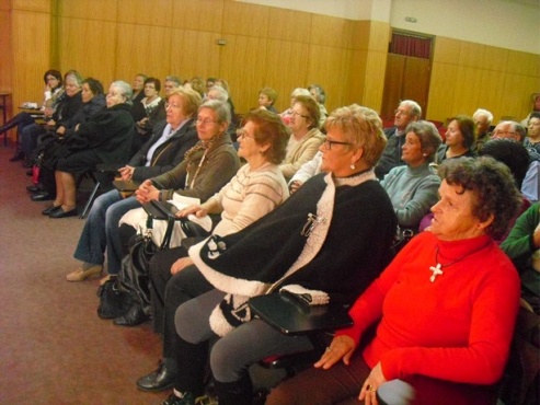 Seniores famalicenses participam num “Chá com Livros”