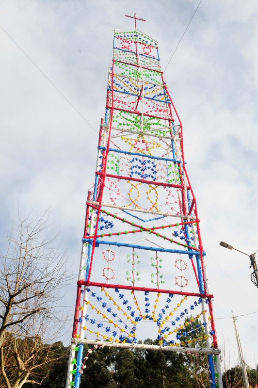 Arco com mais de 30 metros cumpre tradição em Sezures